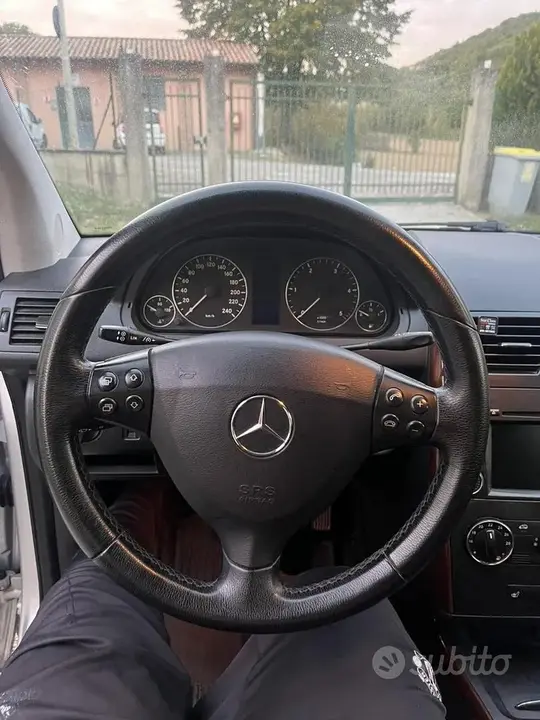 Mercedes-Benz A-Class 2012 photo 5