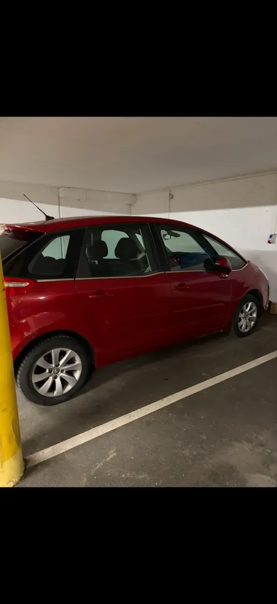 Citroen C4 Picasso 2010 photo 2