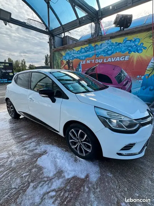 Renault Clio 2019 photo 2