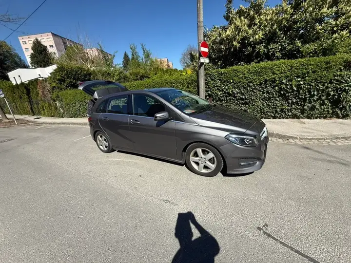Mercedes-Benz B-Class 2017 photo 2