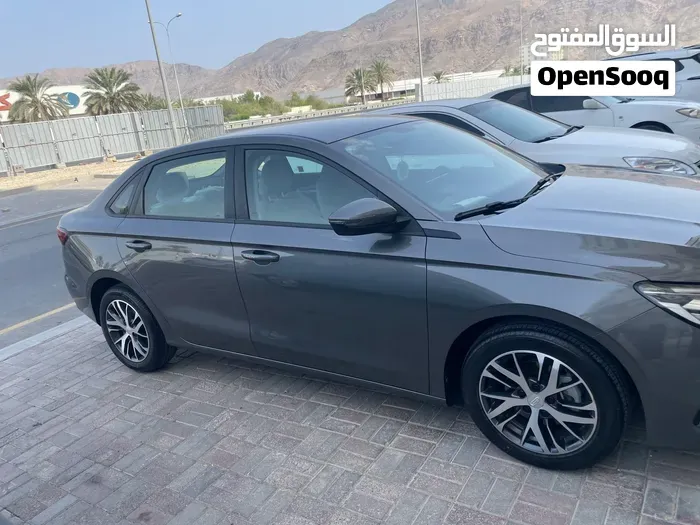Geely Emgrand 2025 photo 2