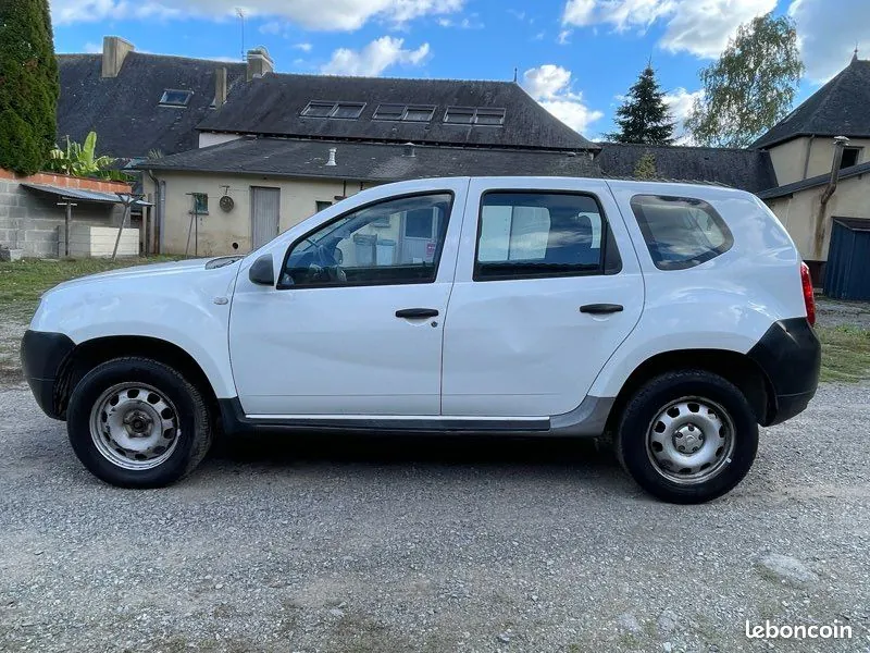 Dacia Duster 2012 photo 3