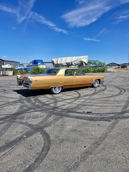 Cadillac Coupé Deville 1966 photo 3