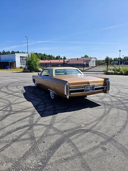 Cadillac Coupé Deville 1966 photo 4