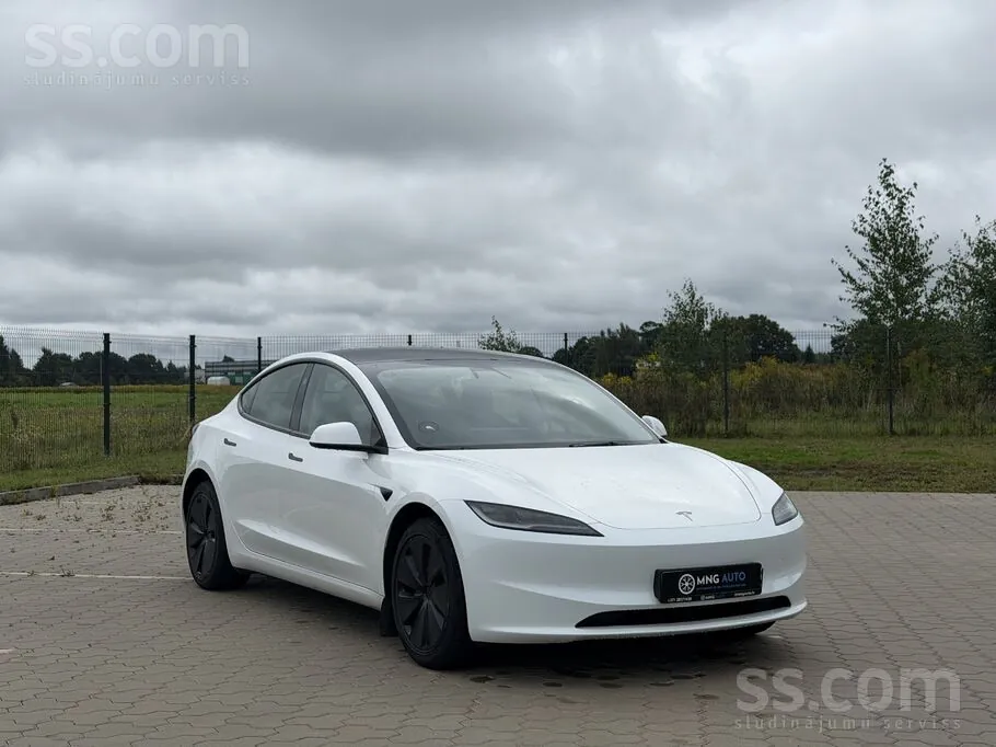 Tesla Model 3 2024 photo 2