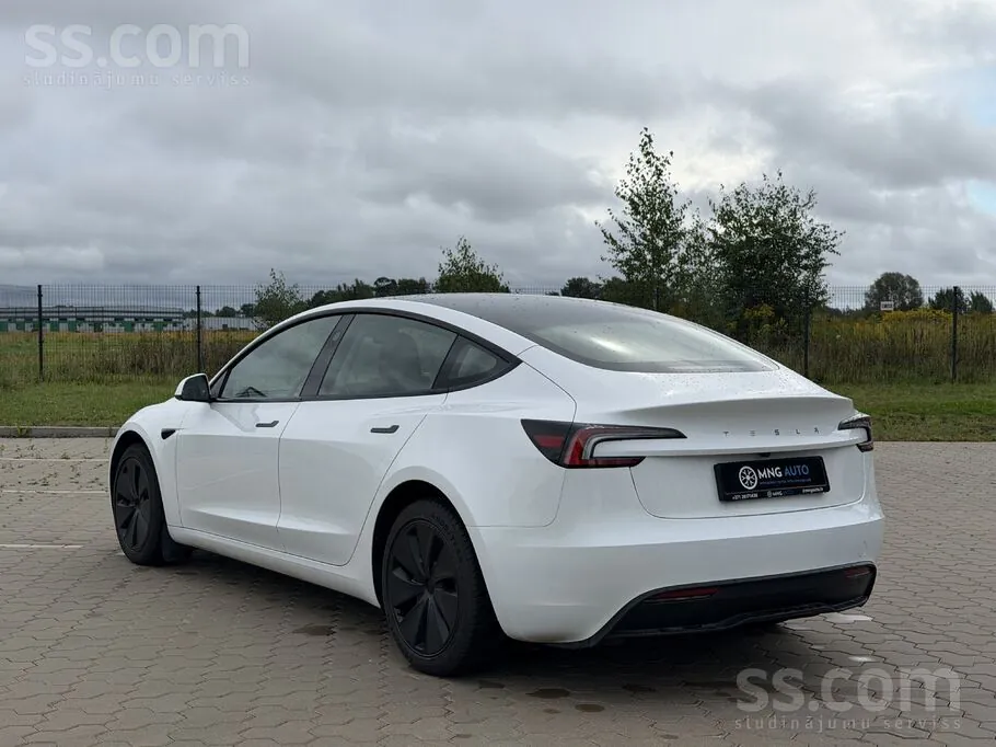 Tesla Model 3 2024 photo 5