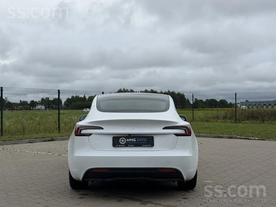 Tesla Model 3 2024 photo 4