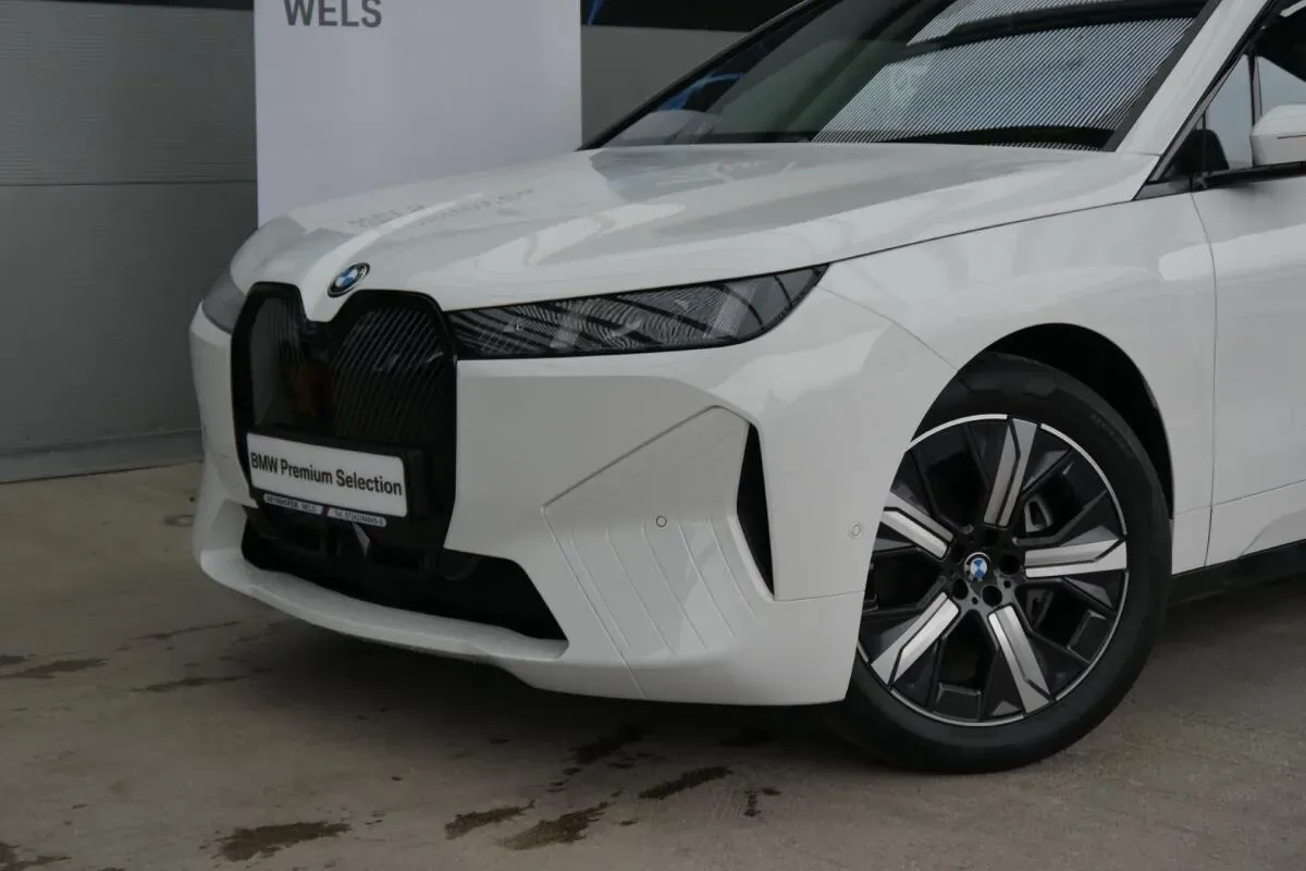 BMW Ix 2025 photo 3
