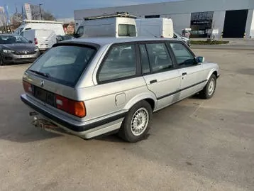 BMW 3 Series 1993 photo 3