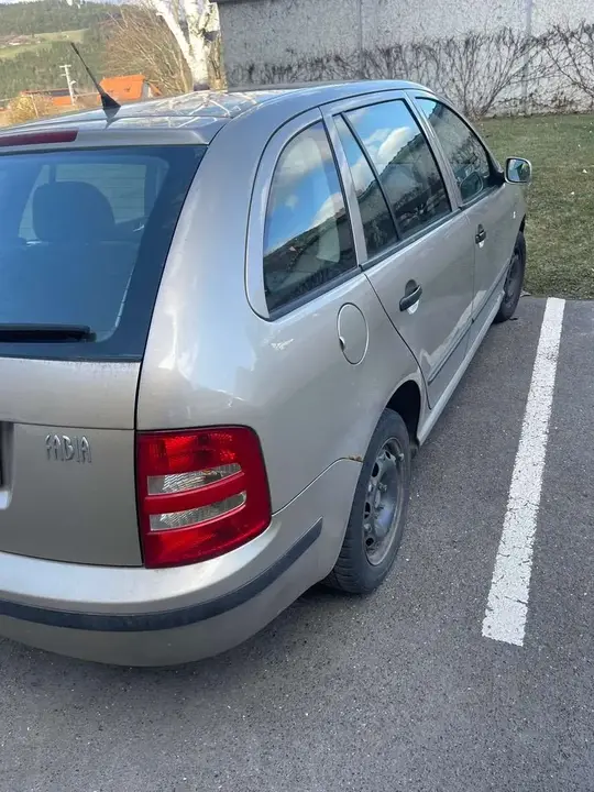 Skoda Fabia 2004 photo 3