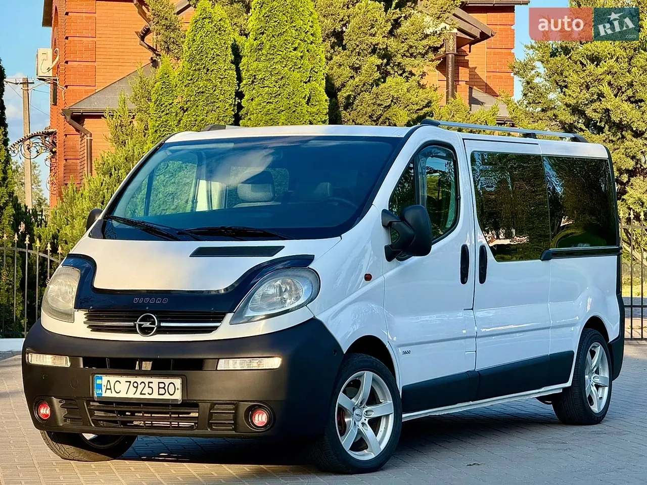 Opel Vivaro 2003 photo 2
