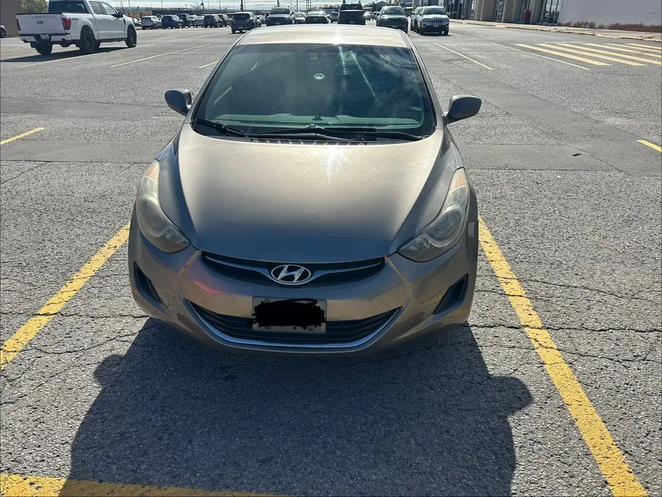 Hyundai Elantra 2011 photo 2