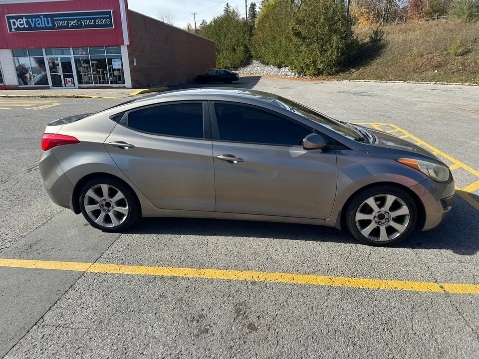 Hyundai Elantra 2011 photo 4