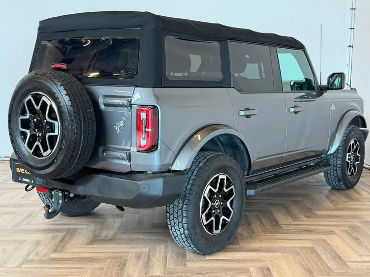 Ford Bronco 2022 photo 2