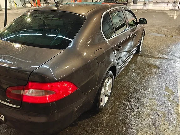 Skoda Superb 2009 photo 5