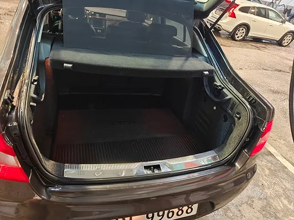 Skoda Superb 2009 photo 4