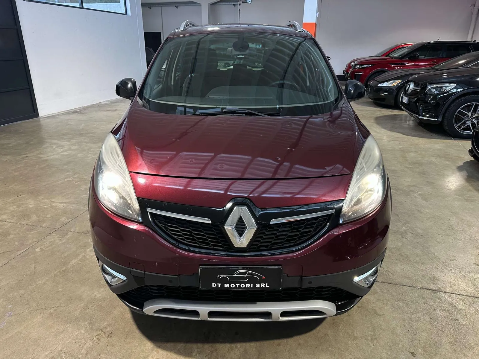 Renault Scenic 2014 photo 2