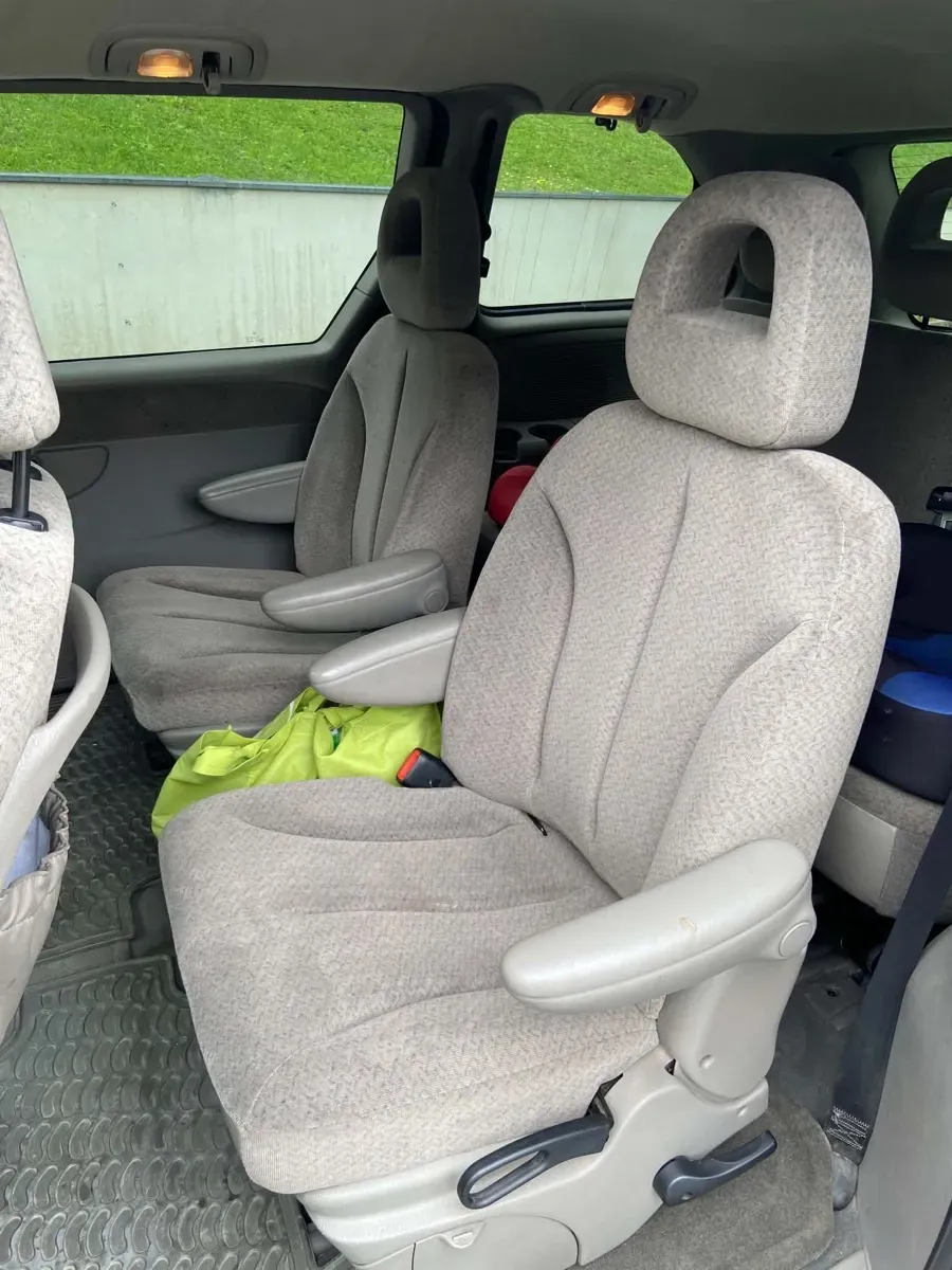 Chrysler Voyager 2003 photo 3