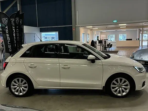Audi A1 2018 photo 3