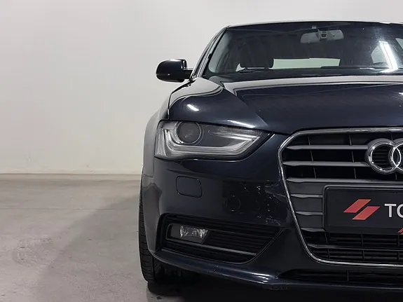 Audi A4 2012 photo 4