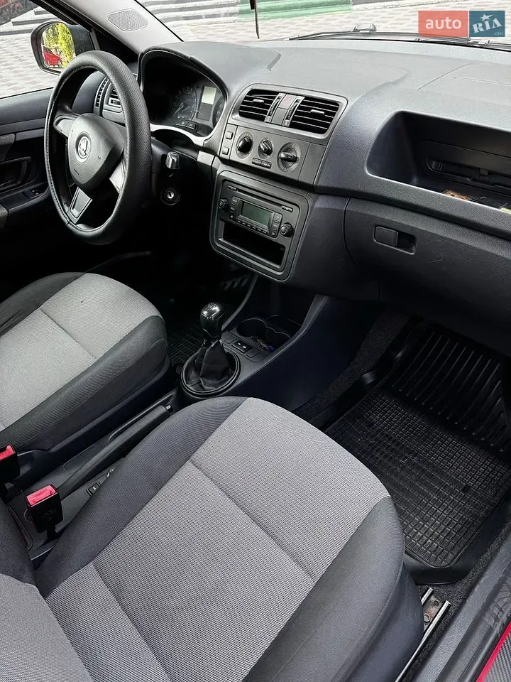 Skoda Fabia 2014 photo 5