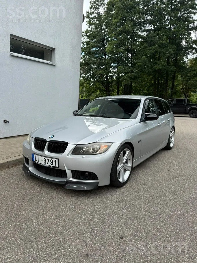 BMW 320 2005 photo 2
