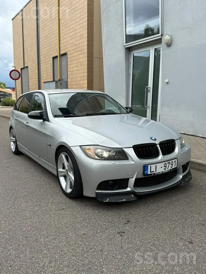 BMW 320