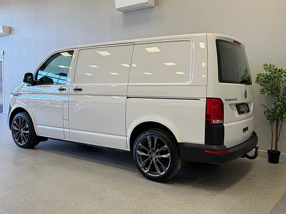 Volkswagen Transporter 2021 photo 2