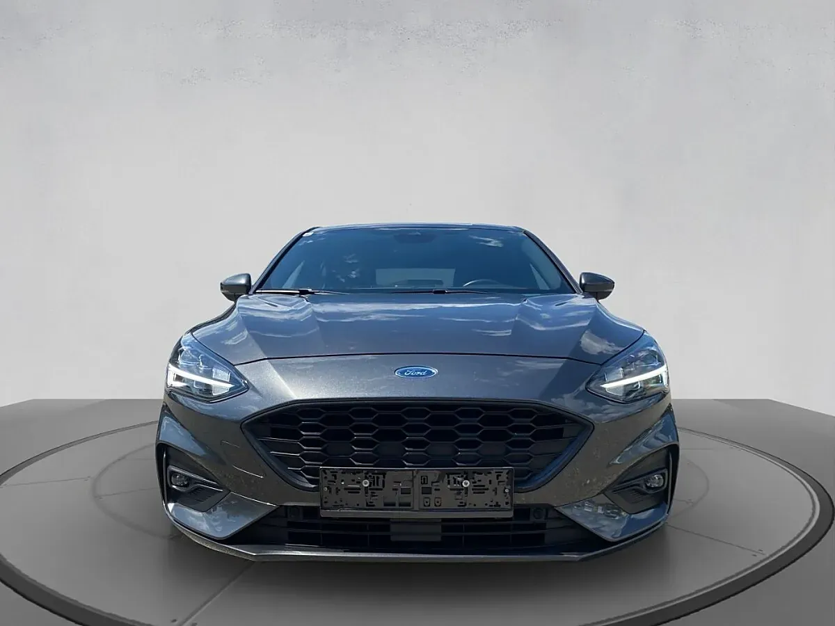 Ford Focus 2018 photo 2
