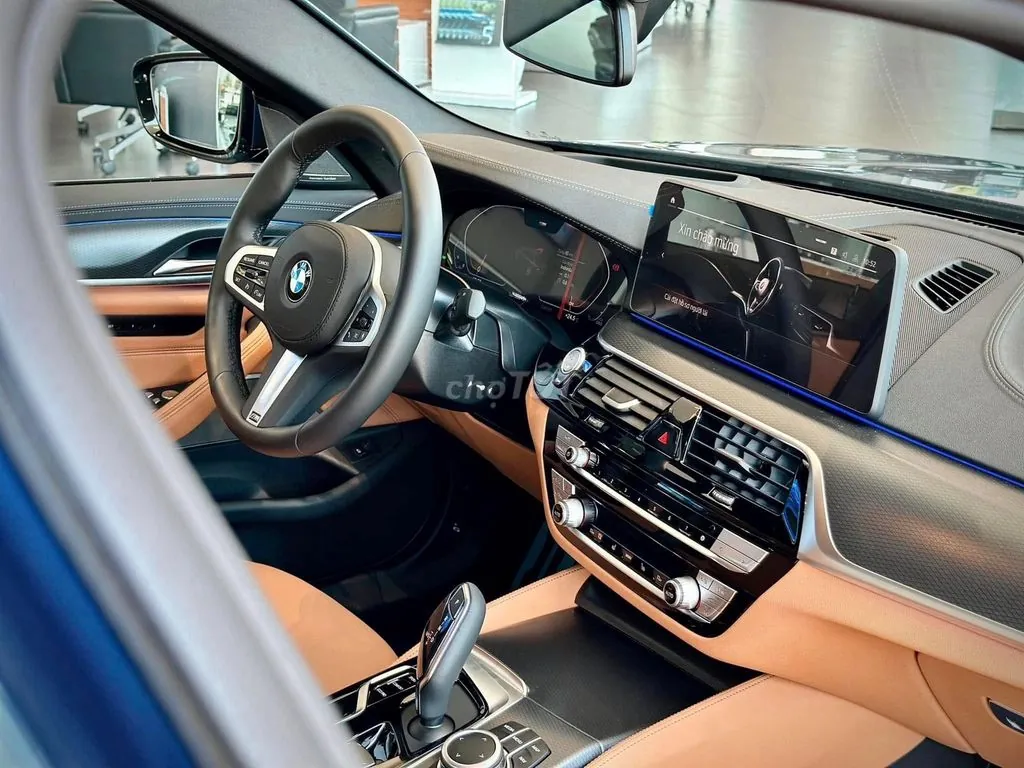 BMW 520I 2023 photo 2