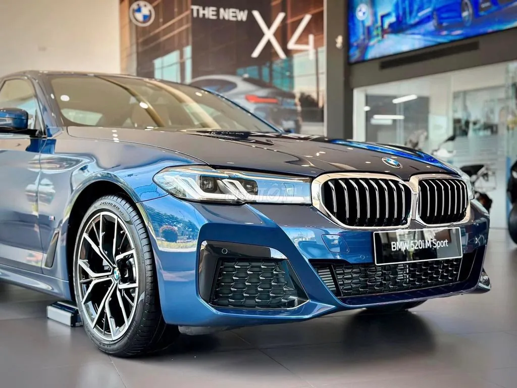 BMW 520I 2023 photo 4