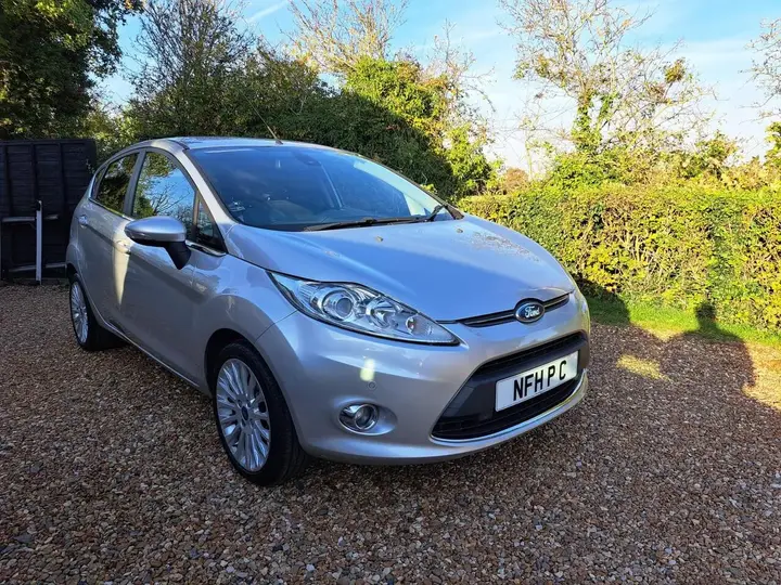 Ford Fiesta 2011 photo 4