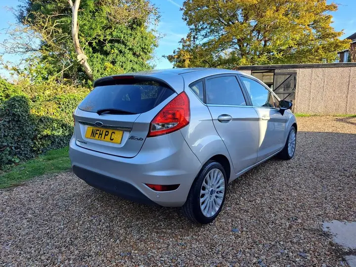 Ford Fiesta 2011 photo 5