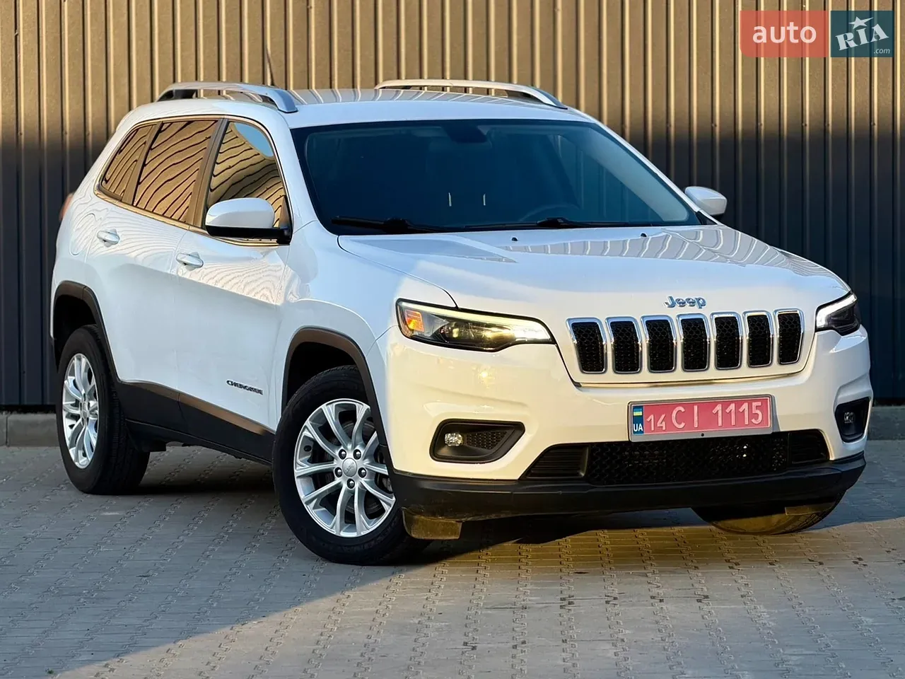 Jeep Cherokee 2019 photo 2
