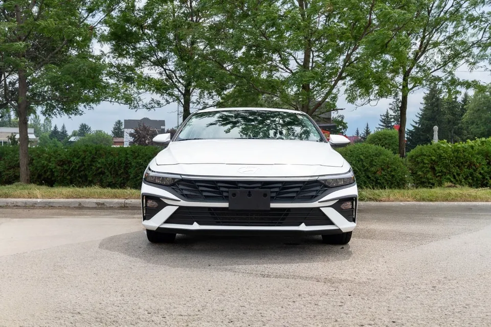 Hyundai Elantra 2025 photo 2