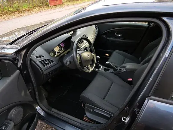 Renault Megane Iii 2010 photo 4