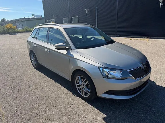 Skoda Fabia 2015 photo 3