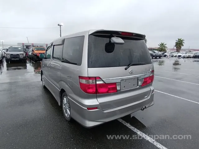 Toyota Alphard 2004 photo 3