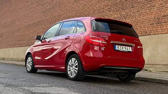 Mercedes-Benz B200 2015 photo 4
