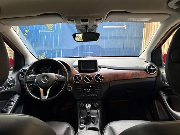 Mercedes-Benz B200 2015 photo 5