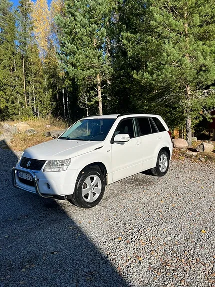Suzuki Grand Vitara 2012 photo 2