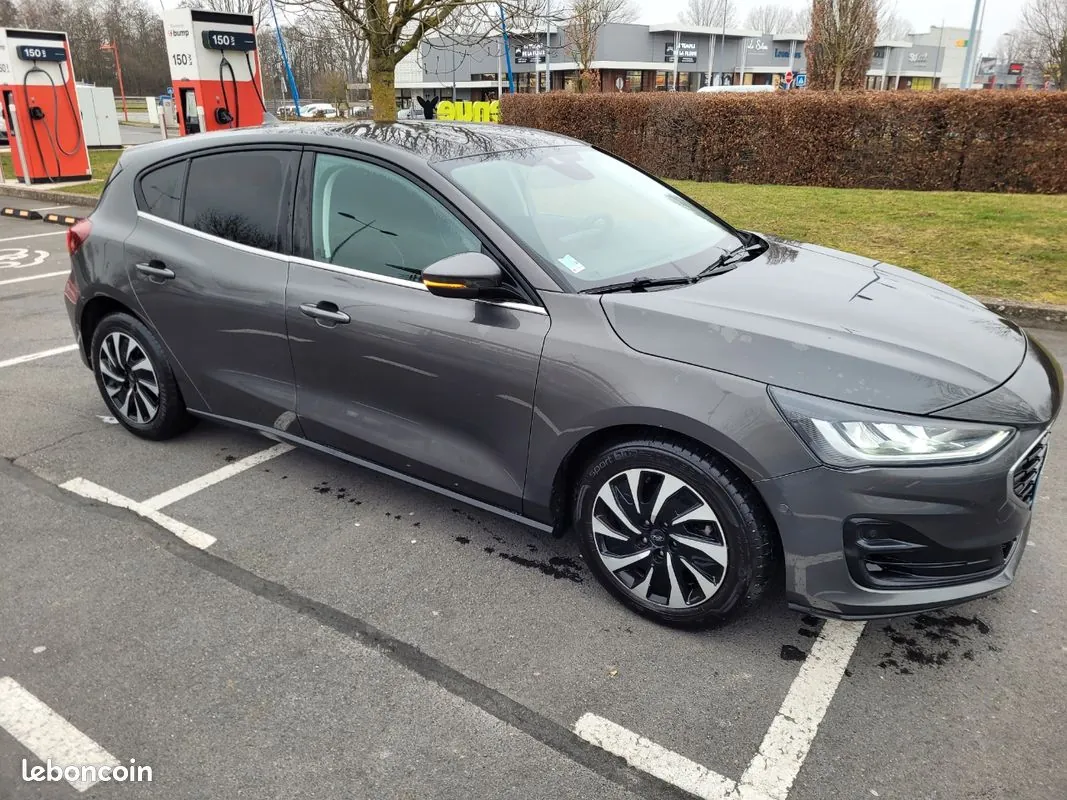 Ford Focus 2023 photo 2