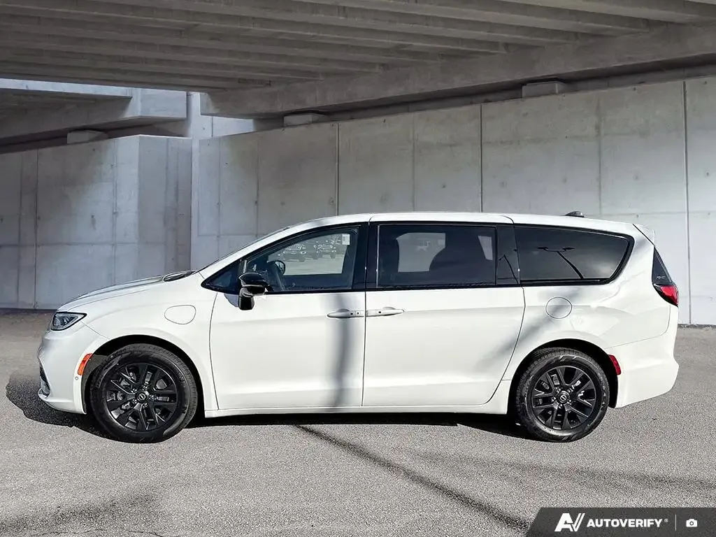 Chrysler Pacifica 2026 photo 4