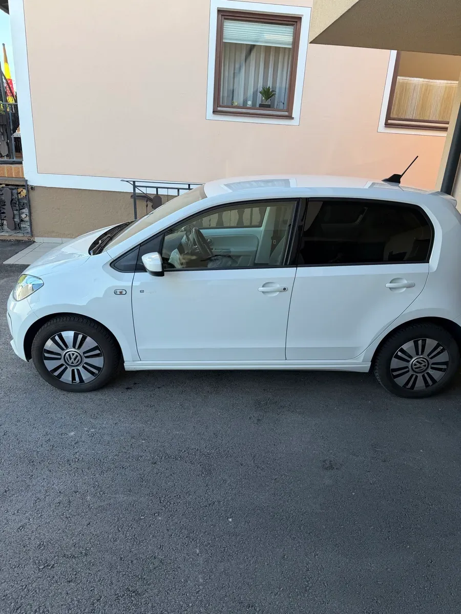 Volkswagen Up 2014 photo 3