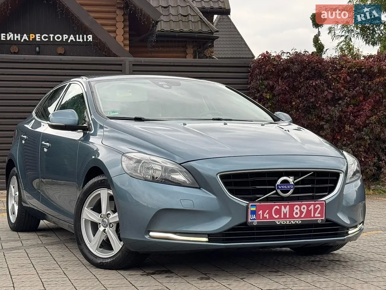 Volvo V40 2012 photo 2