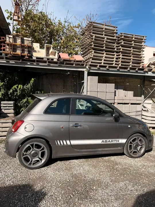 Abarth 595 2021 photo 2