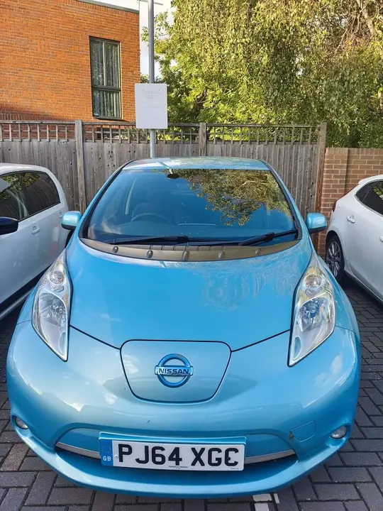 Nissan Leaf 2014 photo 2