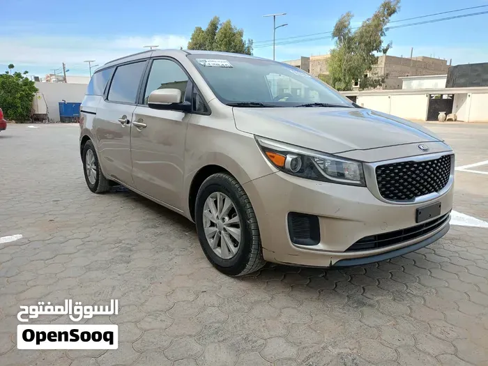 Kia Sedona 2015 photo 2