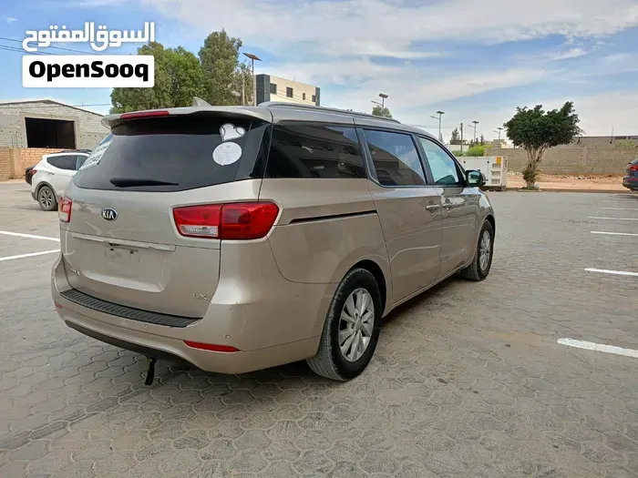 Kia Sedona 2015 photo 3