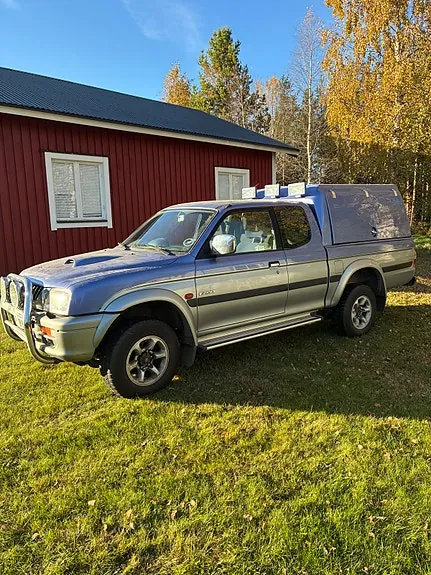 Mitsubishi L200 Club Cab 2000 photo 2